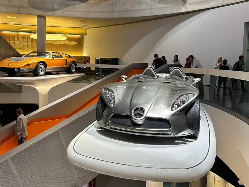 ماشین های نو آورانه شرکت مرسدس بنز در نمایشگاه اشتوتگارت المان The newest exhibition of the Mercedes-Benz Museum